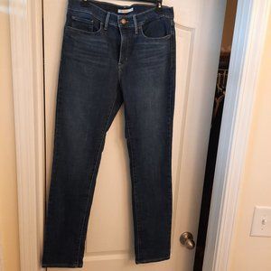 Womans 312 Shaping Slim Levis